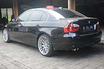 BMW 325i E90