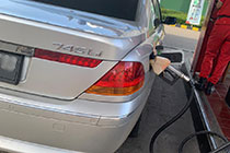 BMW 745i